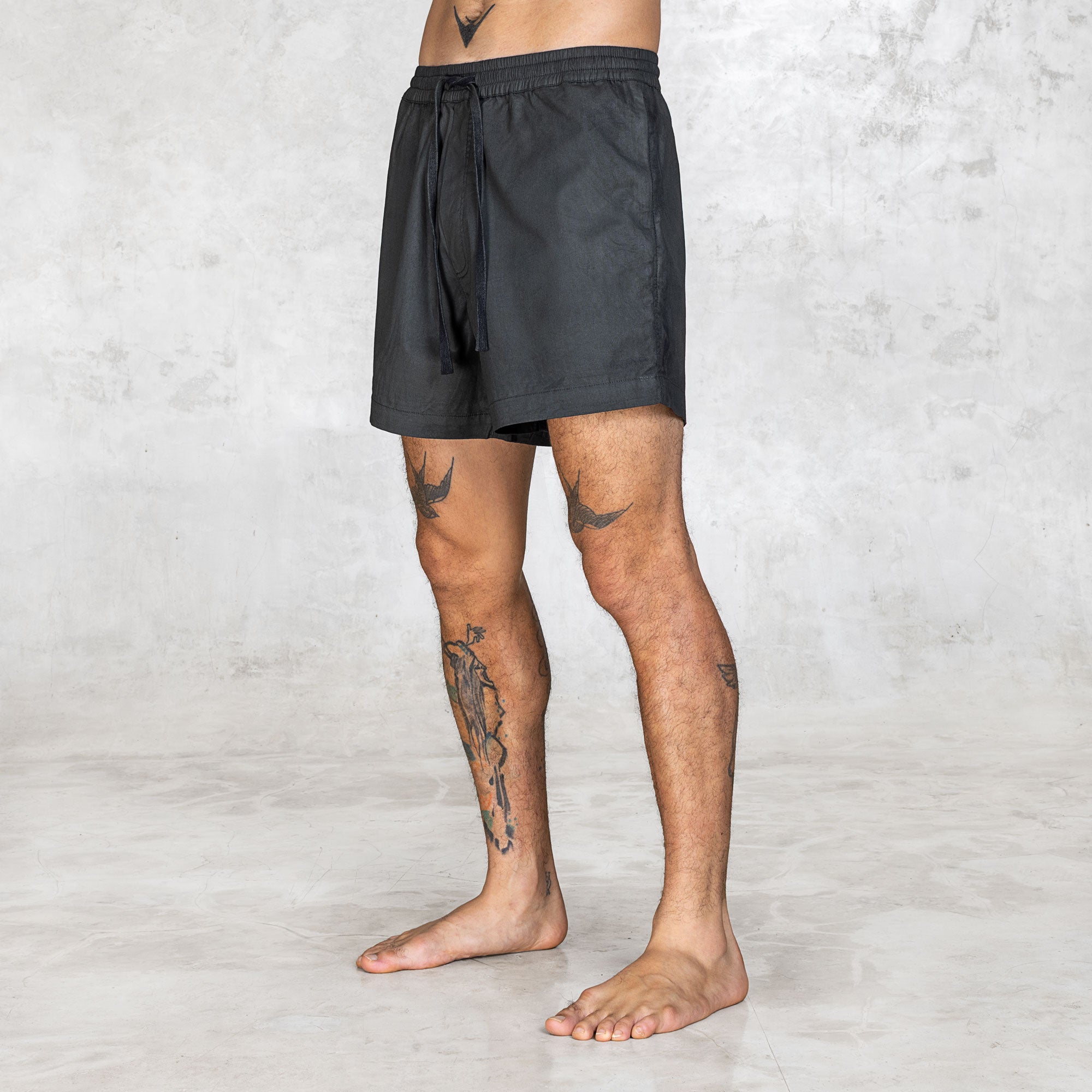 Mid-Thigh Shorts – Stretch Canvas, Zipper Pockets