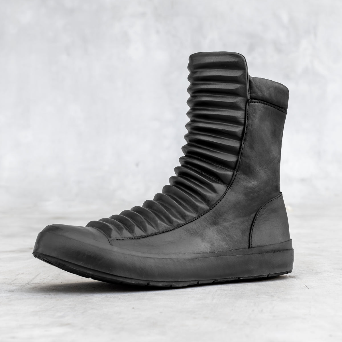 Razed Boot - Full Black