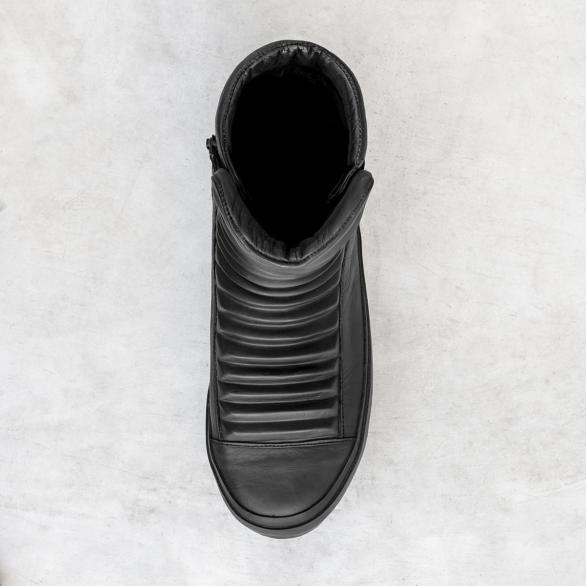 Razed Boot - Full Black