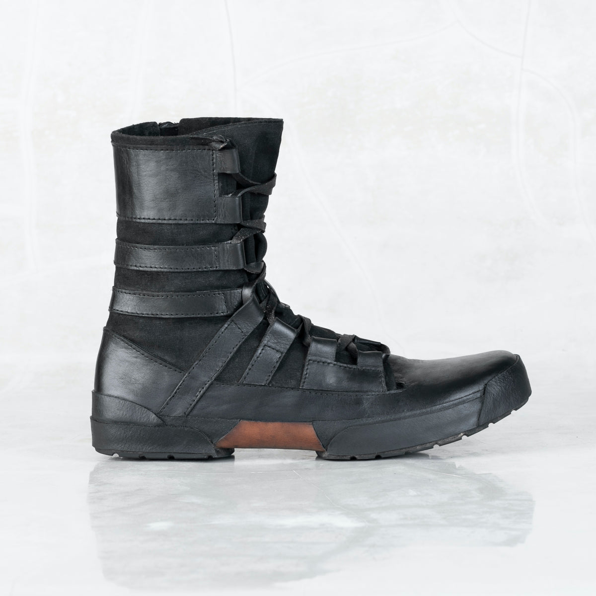 Black vegetable tanned leather shoes