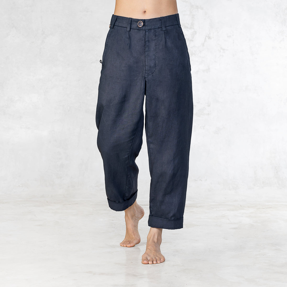 Women's straight leg indigo pants